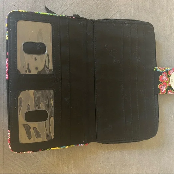 Vera Bradley RFID Turn Lock Wallet in Heirloom Paisley - Picture 4 of 4